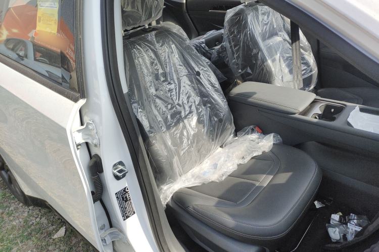 Used Wuling Xingguang 2025 70km Smart Standard Version Right Front Seat