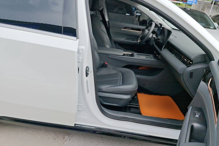 Used Wuling Xingguang 2025 610 km Smart Advanced Version Right Front Seat