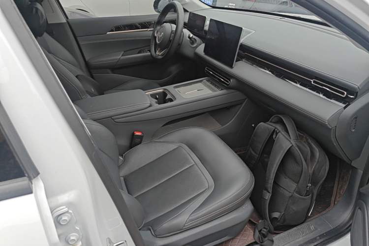 Used Wuling Xingguang 2025 70km Smart Standard Version Right Front Seat