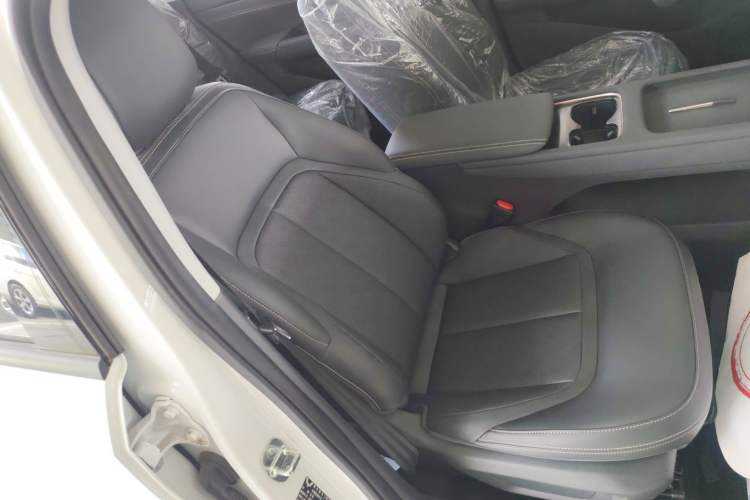 Used Wuling Xingguang 2025 70km Smart Standard Version Right Front Seat