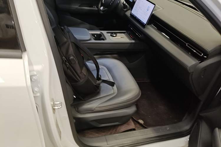 Used Wuling Xingguang 2025 70km Smart Standard Version Right Front Seat