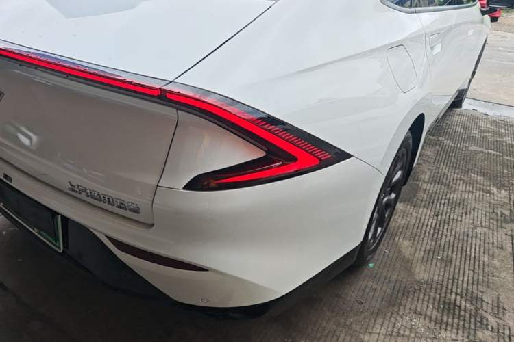 Used Wuling Xingguang 2025 70km Smart Standard Version Right Rear Taillight