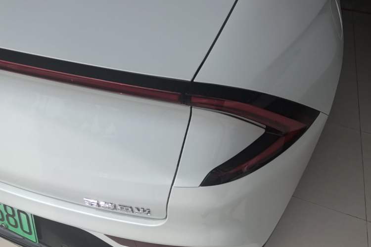 Used Wuling Xingguang 2025 70km Smart Standard Version Right Rear Taillight