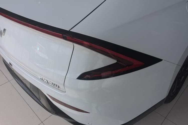 Used Wuling Xingguang 2025 70km Smart Standard Version Right Rear Taillight