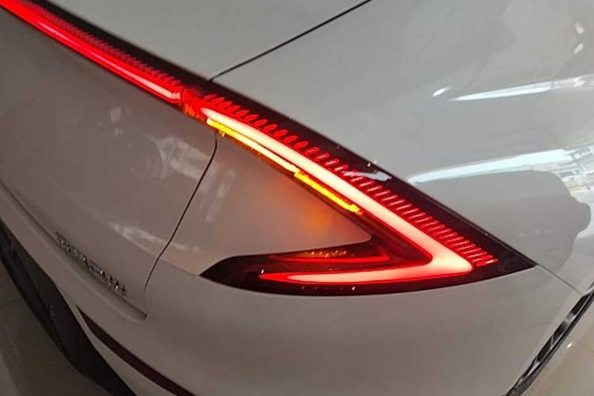 Used Wuling Xingguang 2025 70km Smart Standard Version Right Rear Taillight