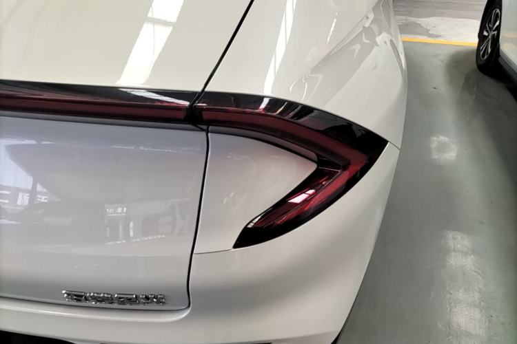 Used Wuling Xingguang 2025 70km Smart Standard Version Right Rear Taillight