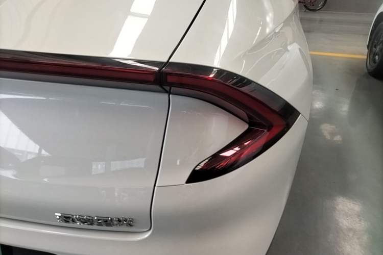 Used Wuling Xingguang 2025 70km Smart Standard Version Right Rear Taillight
