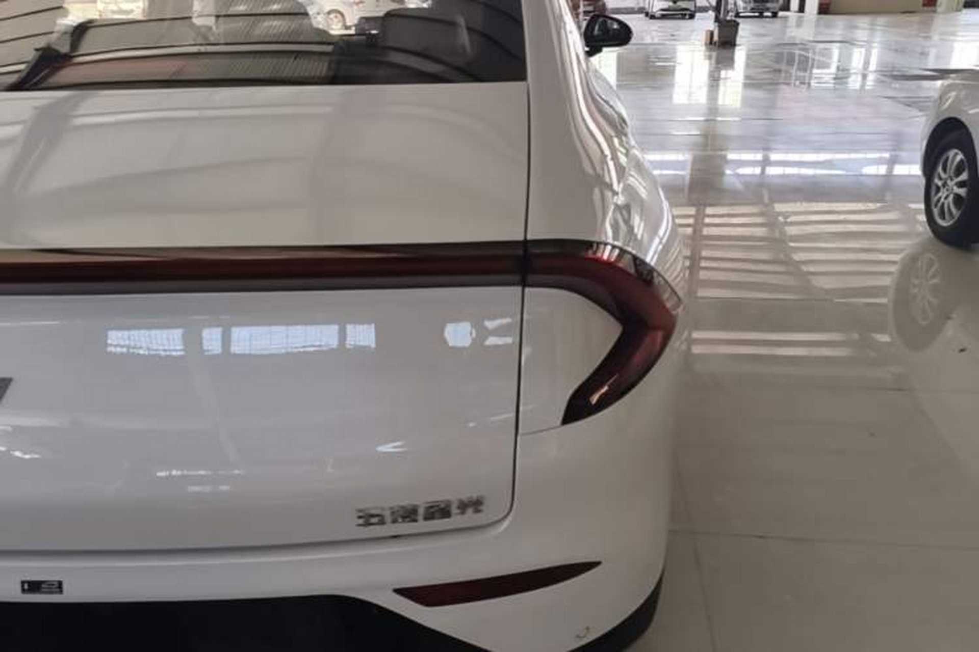 Used Wuling Xingguang 2025 70km Smart Standard Version Right Rear Taillight