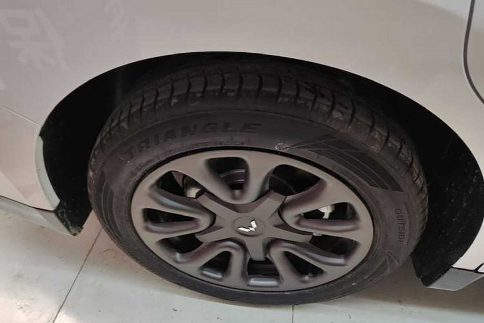 Used Wuling Xingguang 2025 70km Smart Standard Version Right Rear Wheel Hub