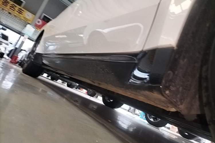 Used Wuling Xingguang 2025 70km Smart Standard Version Right Side Sill