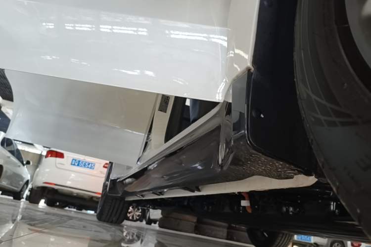 Used Wuling Xingguang 2025 70km Smart Standard Version Right Side Sill