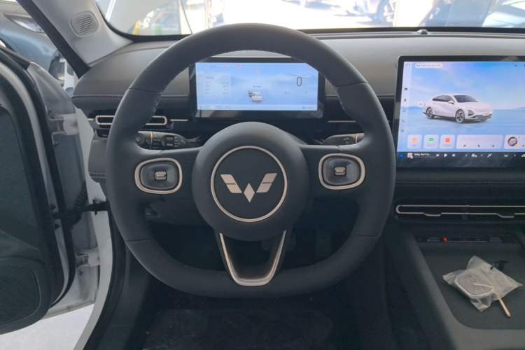 Used Wuling Xingguang 2025 70km Smart Standard Version Steering Wheel