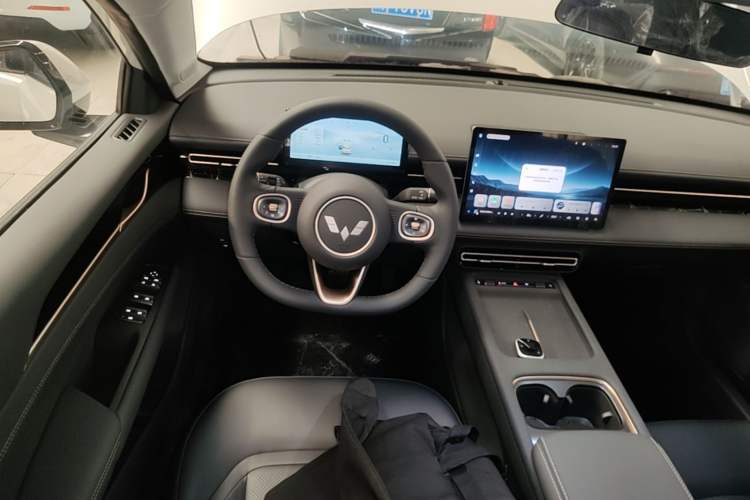 Used Wuling Xingguang 2025 70km Smart Standard Version Steering Wheel