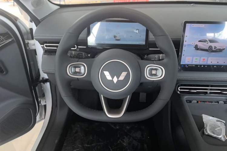 Used Wuling Xingguang 2025 70km Smart Standard Version Steering Wheel