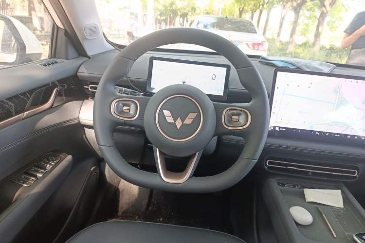 Used Wuling Xingguang 2025 70km Smart Standard Version Steering Wheel