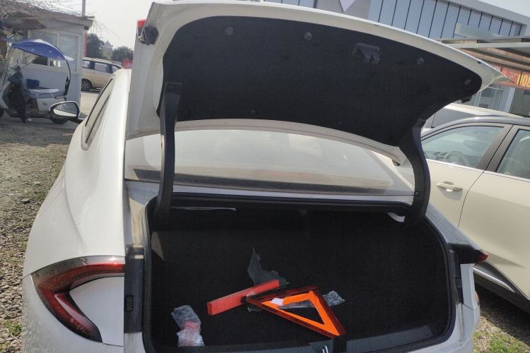 Used Wuling Xingguang 2025 70km Smart Standard Version Trunk