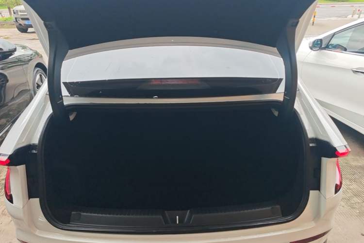 Used Wuling Xingguang 2025 70km Smart Standard Version Trunk