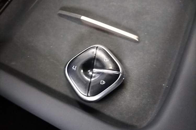 Used Wuling Xingguang 2025 70km Smart Standard Version Vehicle Key