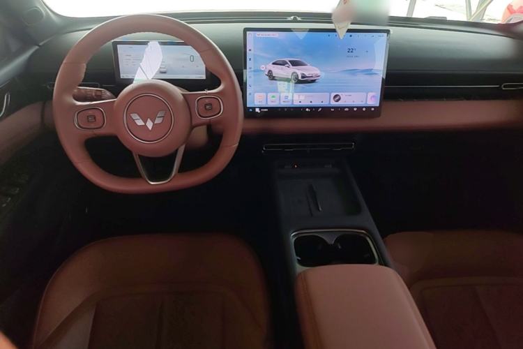 Used Wuling Xingguang 2025 610 km Smart Flagship Version Center Console