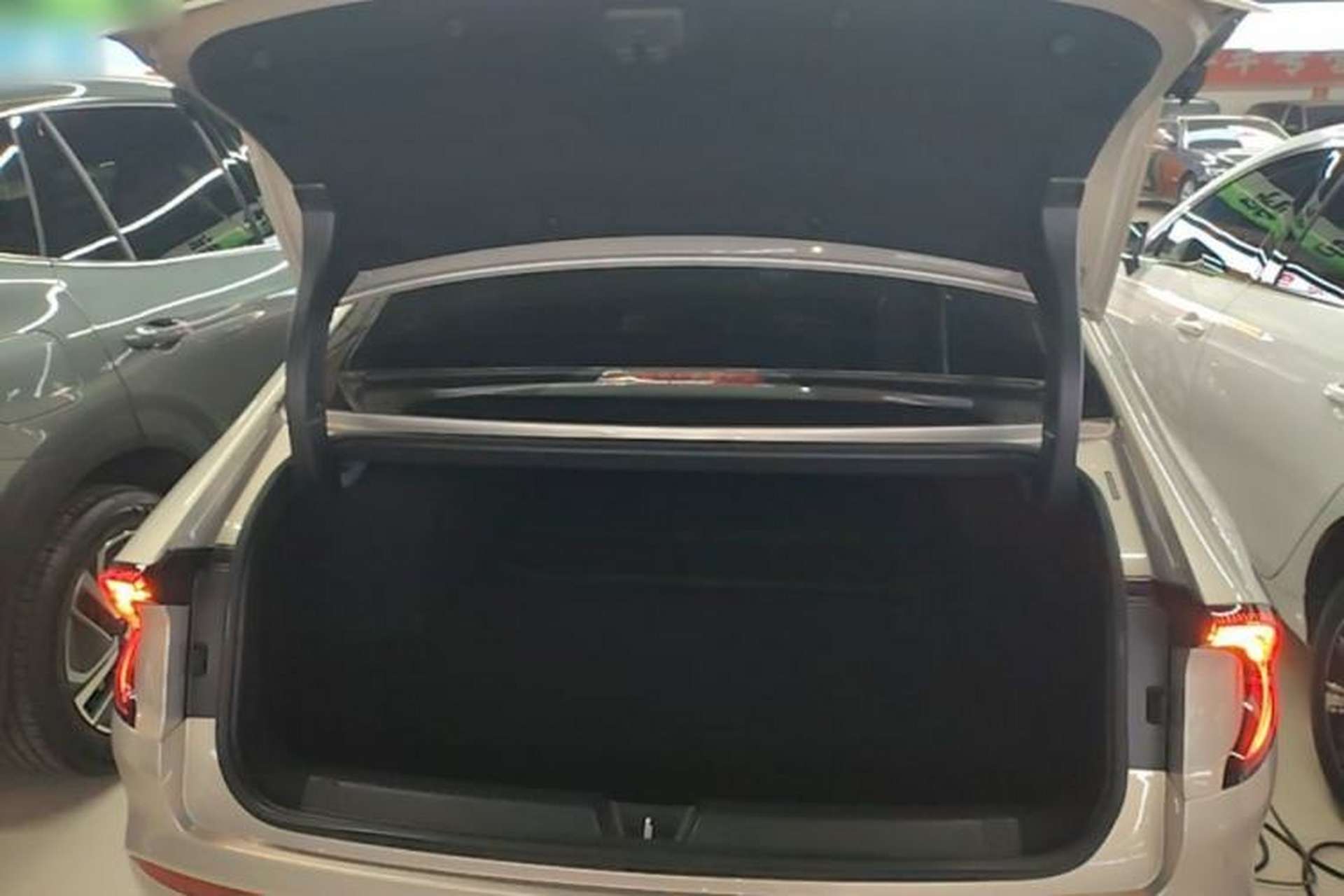 Used Wuling Xingguang 2025 610 km Smart Flagship Version Trunk