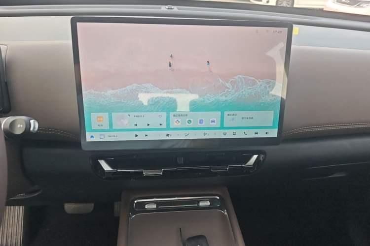 Used Wuling Xingguang 560 New Energy 2026 Model, Plug-in Hybrid, 125 km, Luxury Version Audio And AC Panel