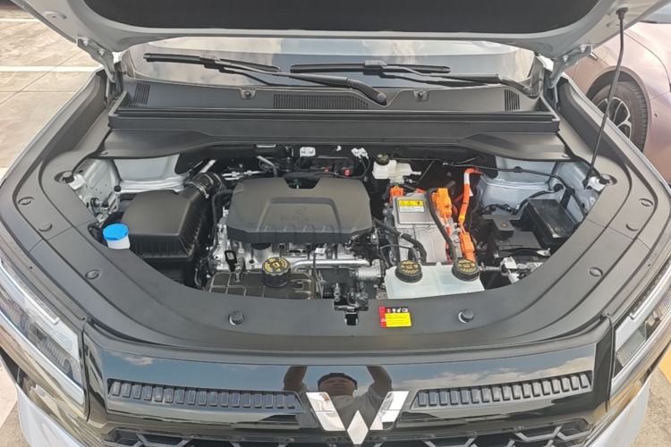 Used Wuling Xingguang 560 New Energy 2026 Model, Plug-in Hybrid, 125 km, Luxury Version Engine Bay