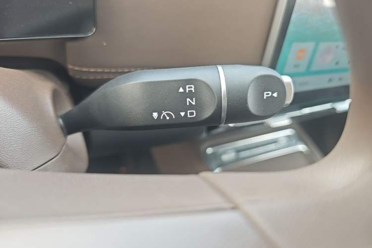 Used Wuling Xingguang 560 New Energy 2026 Model, Plug-in Hybrid, 125 km, Luxury Version Gear Lever