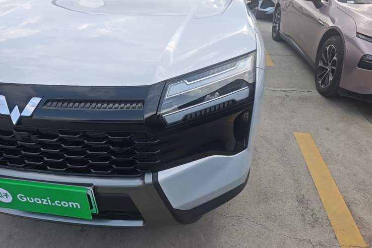Used Wuling Xingguang 560 New Energy 2026 Model, Plug-in Hybrid, 125 km, Luxury Version Left Front Headlight