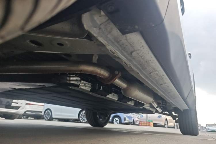 Used Wuling Xingguang 560 New Energy 2026 Model, Plug-in Hybrid, 125 km, Luxury Version Left Side Sill