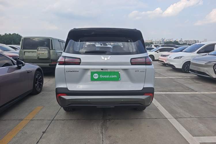 Used Wuling Xingguang 560 New Energy 2026 Model, Plug-in Hybrid, 125 km, Luxury Version Rear