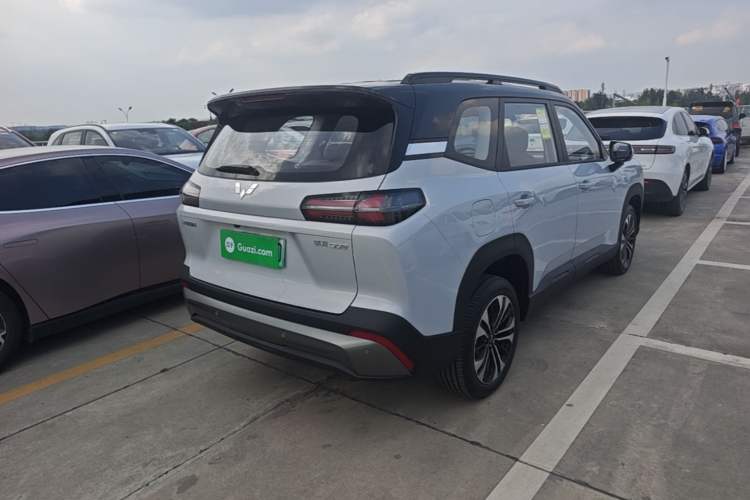 Used Wuling Xingguang 560 New Energy 2026 Model, Plug-in Hybrid, 125 km, Luxury Version Rear Right 45 Deg