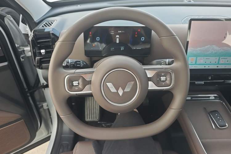 Used Wuling Xingguang 560 New Energy 2026 Model, Plug-in Hybrid, 125 km, Luxury Version Steering Wheel