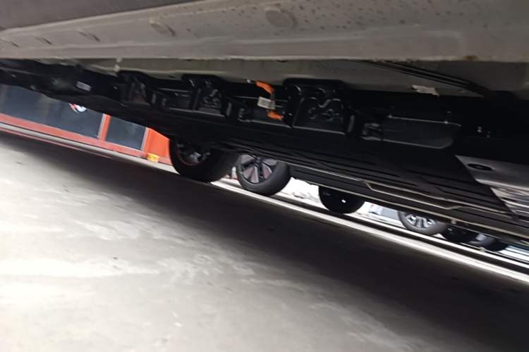 Used Wuling Xingguang 560 New Energy 2026 Model, Plug-in Hybrid, 125 km, Luxury Version Chassis Front Right