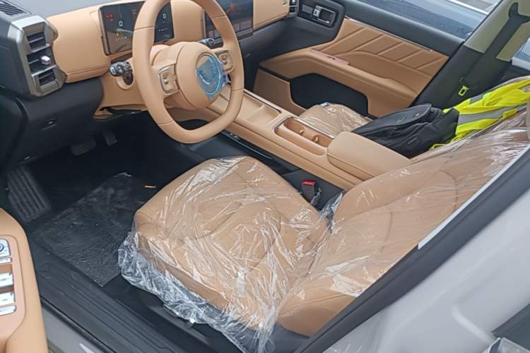Used Wuling Xingguang 560 New Energy 2026 Model, Plug-in Hybrid, 125 km, Luxury Version Left Front Seat