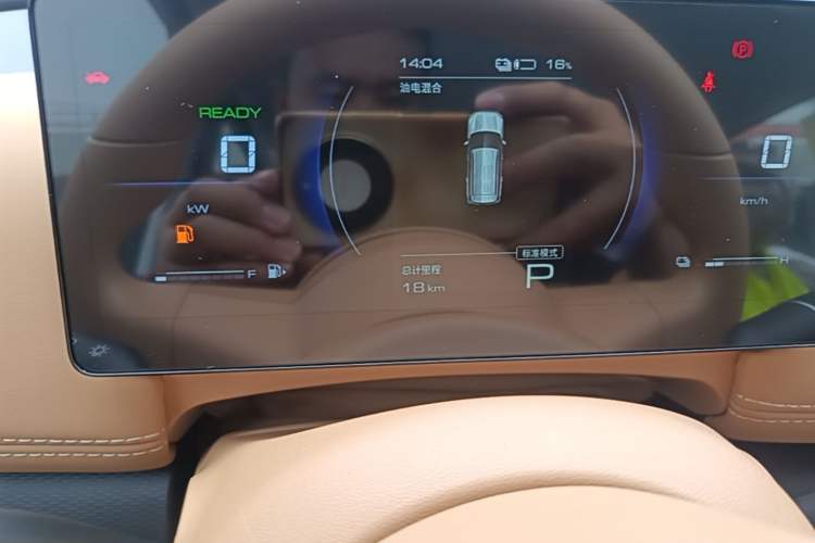 Used Wuling Xingguang 560 New Energy 2026 Model, Plug-in Hybrid, 125 km, Luxury Version Odometer Close Up