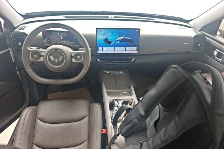 Used Wuling Xingguang 560 New Energy 2026 Model, Plug-in Hybrid, 125 km, Luxury Version Center Console