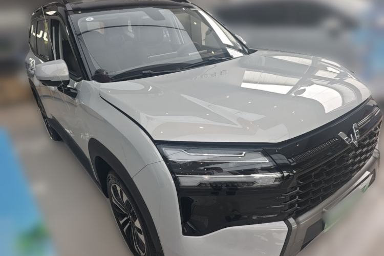 Used Wuling Xingguang 560 New Energy 2026 Model, Plug-in Hybrid, 125 km, Luxury Version Front Right 45 Deg