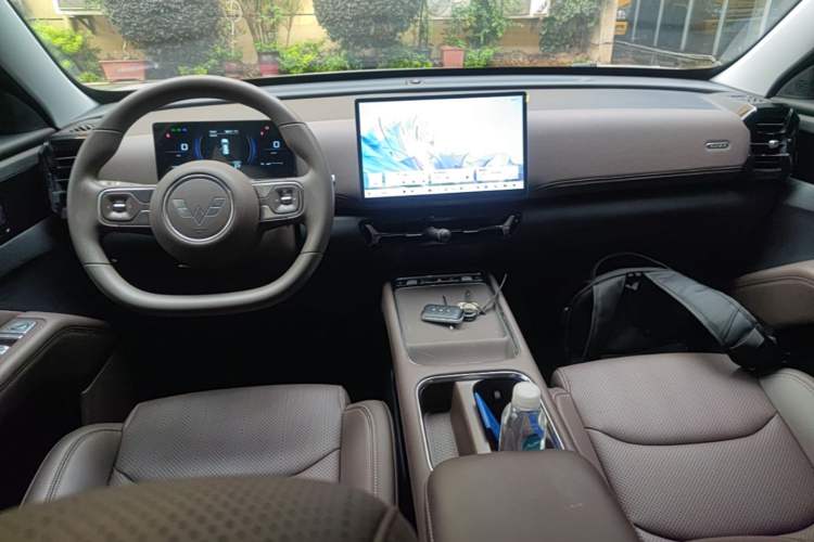 Used Wuling Xingguang 560 New Energy 2026 Model, Plug-in Hybrid, 125 km, Luxury Version Center Console