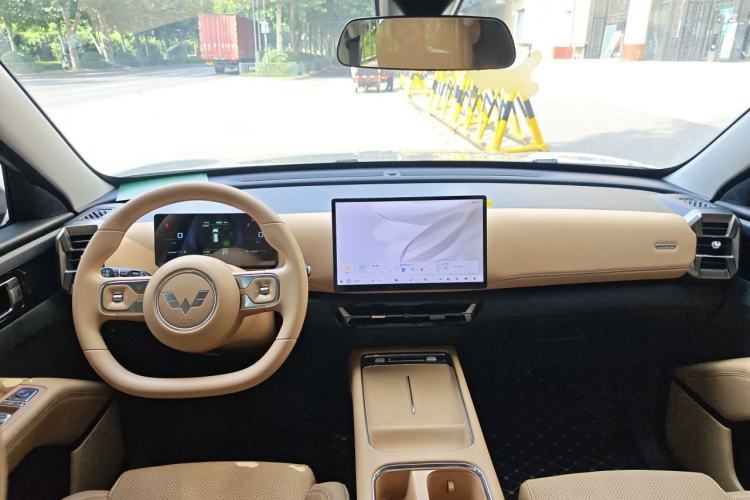 Used Wuling Xingguang 560 New Energy 2026 Model, Plug-in Hybrid, 125 km, Luxury Version Center Console