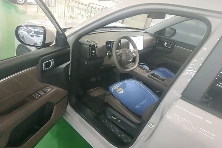 Used Wuling Xingguang 560 New Energy 2026 Model, Pure Electric, 500 km, Luxury Version Driver Seat
