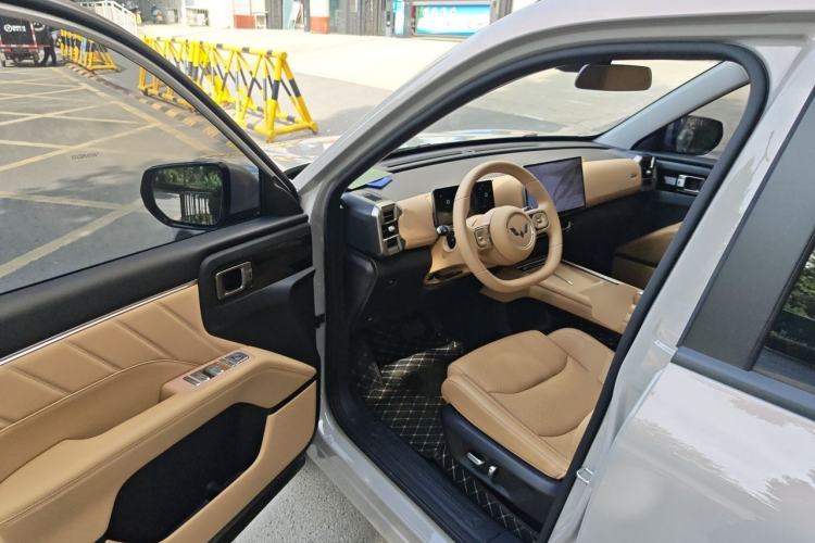 Used Wuling Xingguang 560 New Energy 2026 Model, Plug-in Hybrid, 125 km, Luxury Version Driver Seat