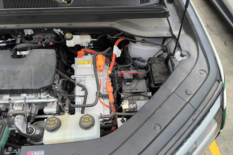 Used Wuling Xingguang 560 New Energy 2026 Model, Plug-in Hybrid, 125 km, Luxury Version Engine Bay Left