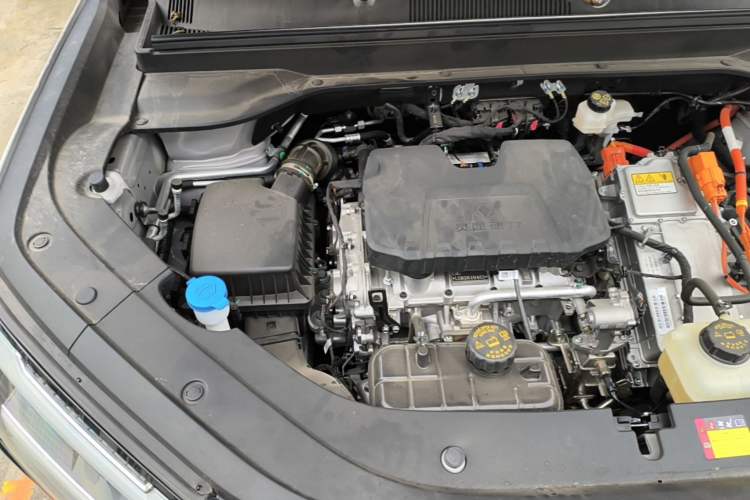 Used Wuling Xingguang 560 New Energy 2026 Model, Plug-in Hybrid, 125 km, Luxury Version Engine Bay Right