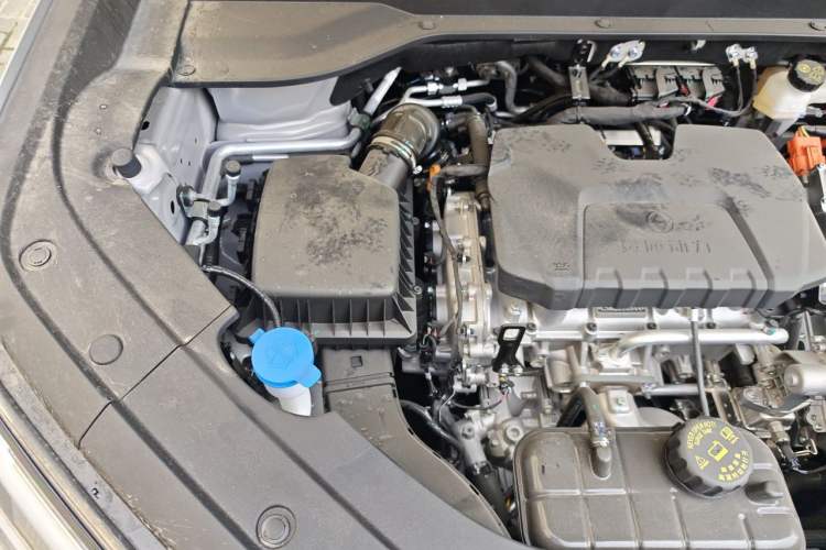 Used Wuling Xingguang 560 New Energy 2026 Model, Plug-in Hybrid, 125 km, Luxury Version Engine Bay Right