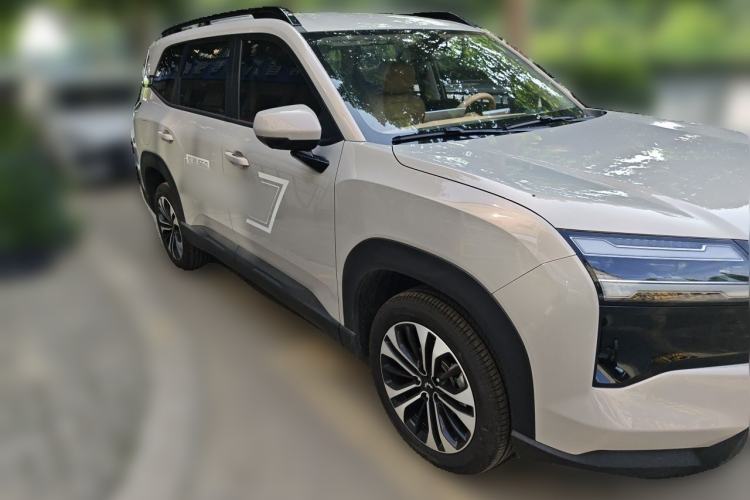 Used Wuling Xingguang 560 New Energy 2026 Model, Plug-in Hybrid, 125 km, Luxury Version Front Right 45 Deg