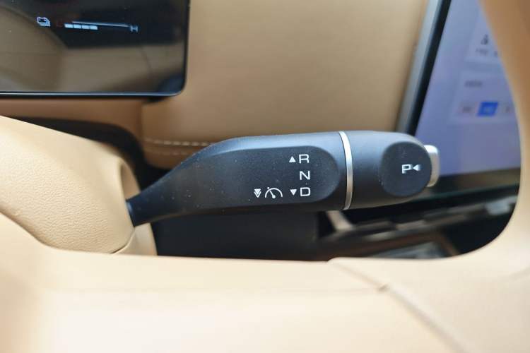 Used Wuling Xingguang 560 New Energy 2026 Model, Plug-in Hybrid, 125 km, Luxury Version Gear Lever
