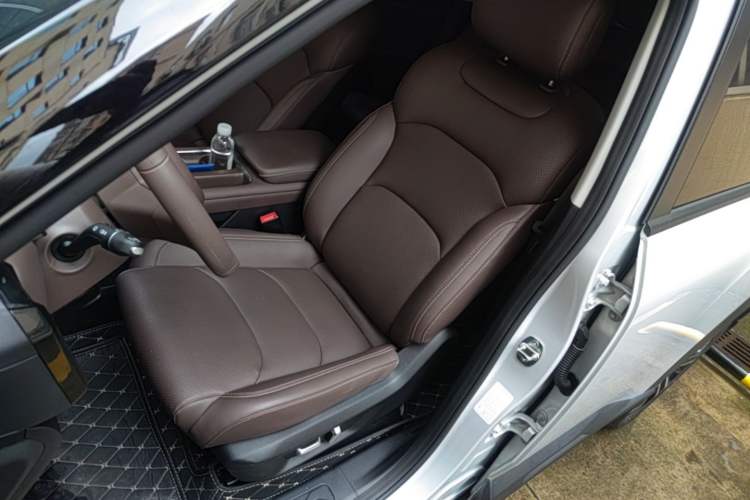 Used Wuling Xingguang 560 New Energy 2026 Model, Plug-in Hybrid, 125 km, Luxury Version Left Front Seat