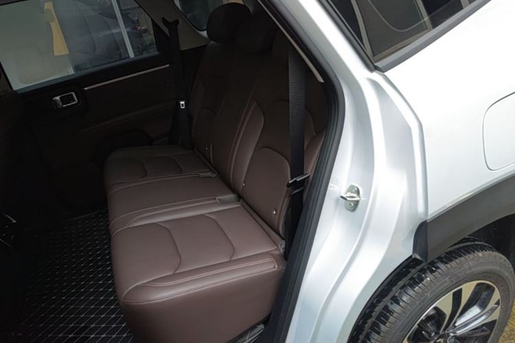 Used Wuling Xingguang 560 New Energy 2026 Model, Plug-in Hybrid, 125 km, Luxury Version Left Rear Seat