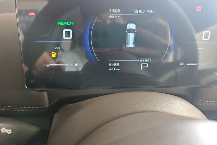 Used Wuling Xingguang 560 New Energy 2026 Model, Plug-in Hybrid, 125 km, Luxury Version Odometer Close Up