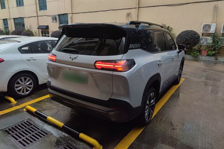Used Wuling Xingguang 560 New Energy 2026 Model, Plug-in Hybrid, 125 km, Luxury Version Rear Right 45 Deg